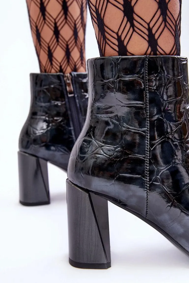 Skórzane Lakierowane Botki Na Słupku S.Barski MR870-58 Granatowe