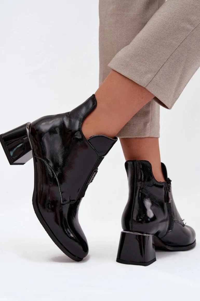 Skórzane Lakierowane Botki Na Klocku Z Ozdobnym Detalem Ocieplane Zazoo 60560 Czarne