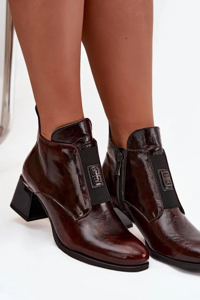 Skórzane Lakierowane Botki Na Klocku Z Ozdobnym Detalem Ocieplane Zazoo 60560 Ciemnobrązowe