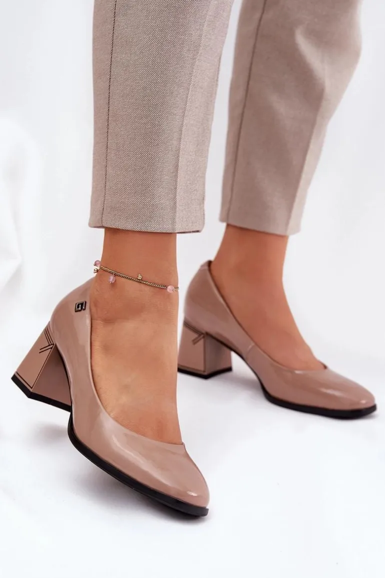 Skórzane Lakierowane Czółenka Na Słupku Vinceza 91130 Beżowe