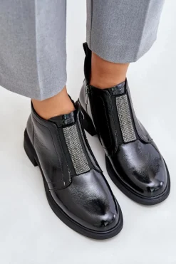 Skórzane Lakierowane Niskie Botki Ze Zdobieniem Na Zamek D&A MR880-142 Czarne