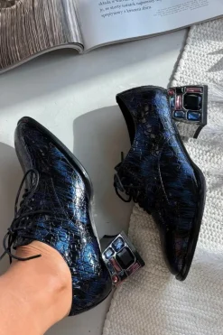 Skórzane Lakierowane Półbuty Damskie Na Obcasie Z Kryształkami Artiker 55C0428 Granatowe