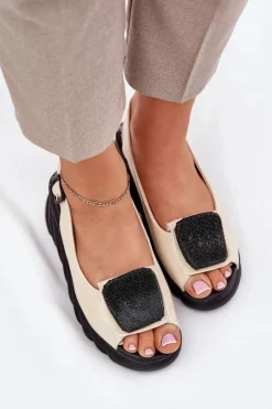 Skórzane Lakierowane Sandały Damskie Na Koturnie z Ozdobą Artiker 56C1567 Beżowe