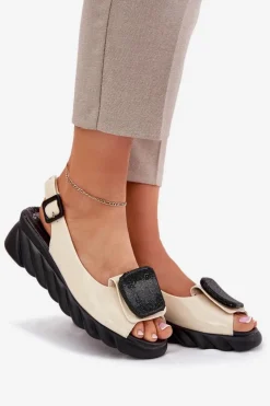 Skórzane Lakierowane Sandały Damskie Na Koturnie z Ozdobą Artiker 56C1567 Beżowe