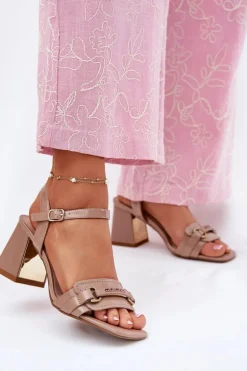 Skórzane Lakierowane Sandały Damskie Na Słupku Beżowe Mevonelle