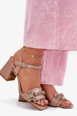 Skórzane Lakierowane Sandały Damskie Na Słupku Beżowe Mevonelle