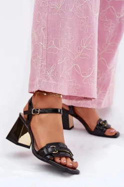 Skórzane Lakierowane Sandały Damskie Na Słupku Czarne Mevonelle