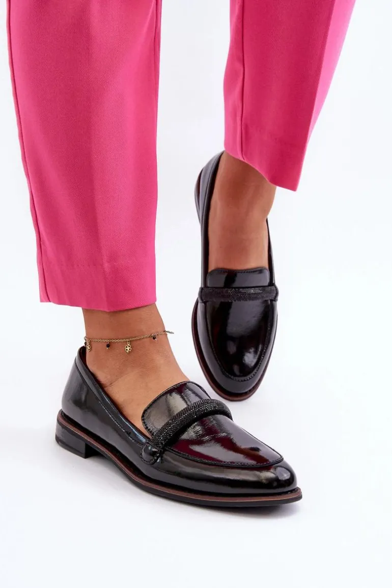 Skórzane Mokasyny Damskie Z Ozdobnym Paseczkiem Lakierowane Czarne Saosin