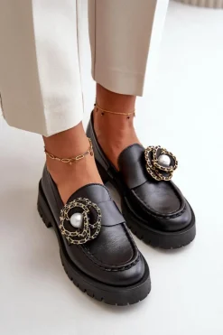 Skórzane Mokasyny Damskie Ozdobione Kwiatkiem Czarne CheBello 4520