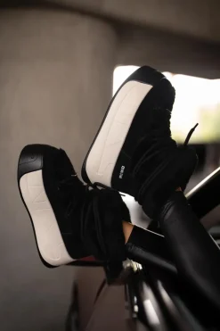 Skórzane Śniegowce Damskie Na Grubej Podeszwie Z Futerkiem Big Star OO274A206 Czarne