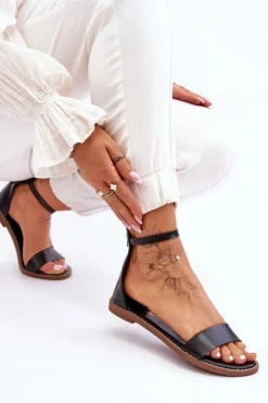 Skórzane Płaskie Sandały Na Zamek Czarne Millou