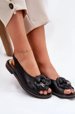 Skórzane Płaskie Sandały Z Ozdobą CheBello 4642 Czarne