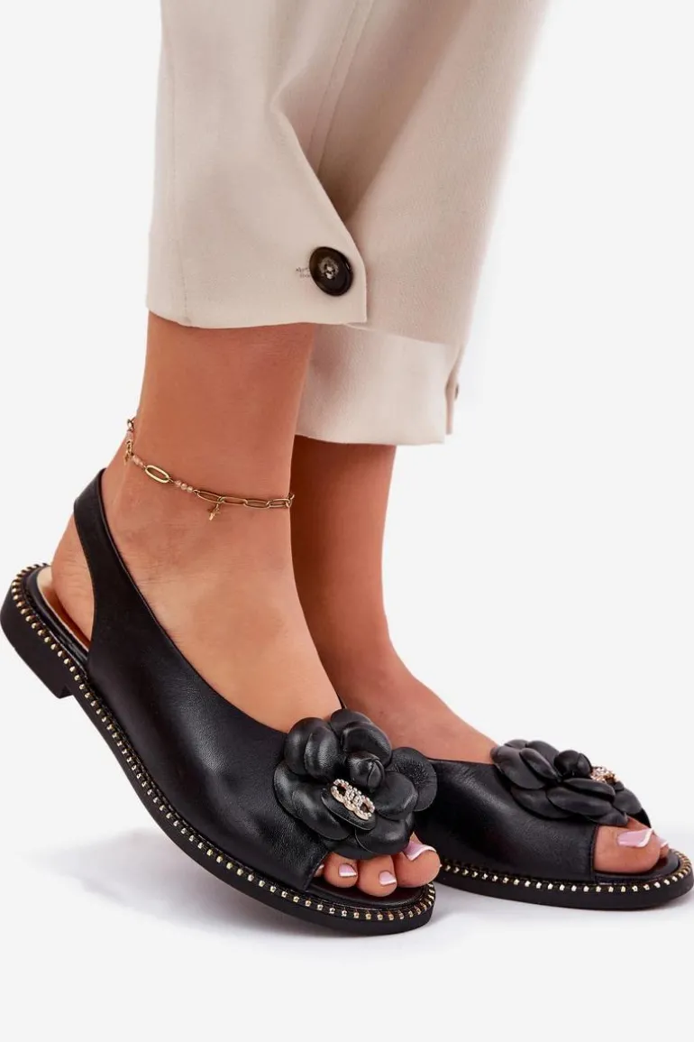 Skórzane Płaskie Sandały Z Ozdobą CheBello 4642 Czarne