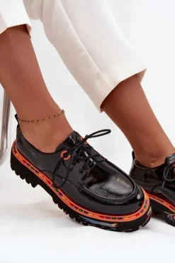 Skórzane Półbuty Damskie Lakierowane Artiker 57C0176 Czarne