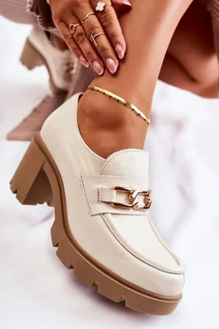 Skórzane Półbuty Na Słupku Ze Złotą Ozdobą Jasnobeżowe Lemar Mikeyla