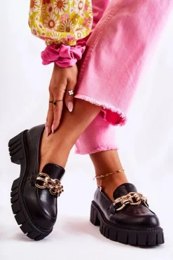 Skórzane Półbuty Z Ozdobnym Łańcuchem Czarne Carmine