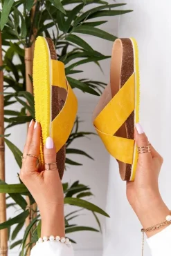 Skórzane Profilowane Klapki Big Star HH274596 Żółte