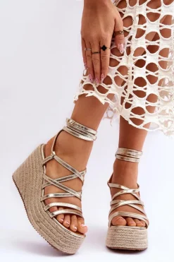 Skórzane Sandałki Na Koturnie Złote Margaritt