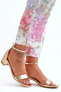 Skórzane Sandałki Na Obcasie Gładkie Złote Inspire Me!