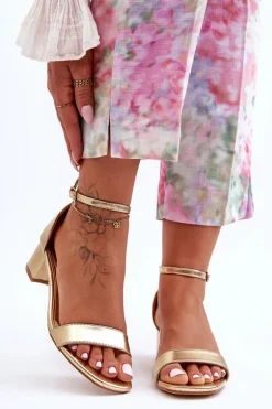 Skórzane Sandałki Na Obcasie Gładkie Złote Inspire Me!