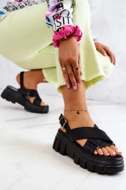 Skórzane Sandałki Na Platformie Czarne Betti