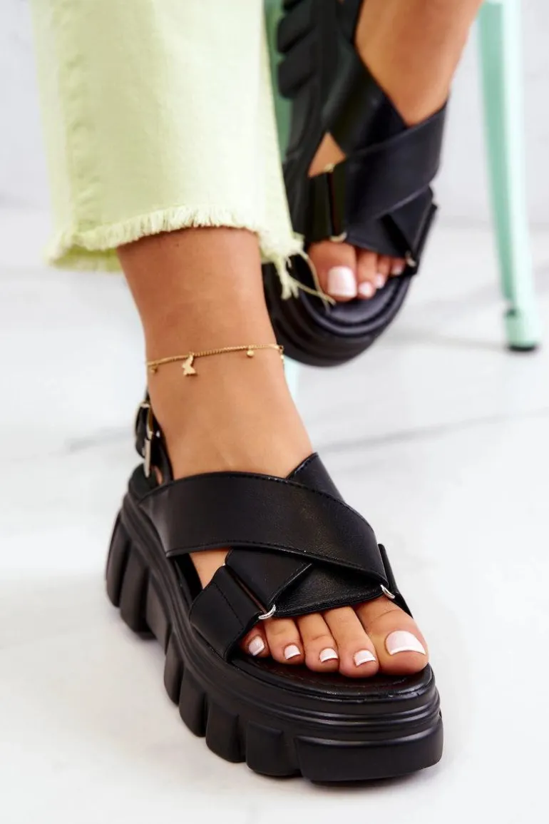 Skórzane Sandałki Na Platformie Czarne Betti