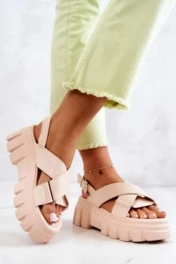 Skórzane Sandałki Na Platformie Jasnobeżowe Betti
