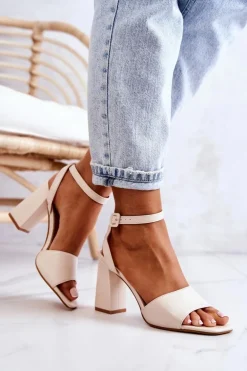 Skórzane Sandałki Na Słupku Beżowe Estrella