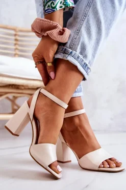 Skórzane Sandałki Na Słupku Beżowe Estrella