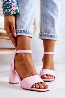 Skórzane Sandałki Na Słupku Różowe Estrella