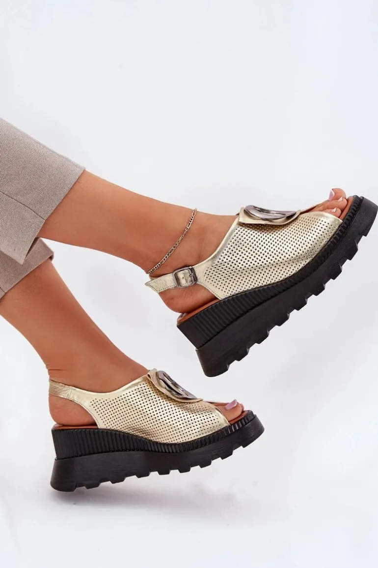 Skórzane Sandały Damskie Na Koturnie Z Ozdobą Artiker 56C0109 Złote