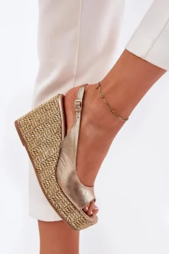 Skórzane Sandały Damskie Na Koturnie Z Plecionką Laura Messi 2789 Złote