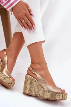 Skórzane Sandały Damskie Na Koturnie Z Plecionką Laura Messi 2789 Złote
