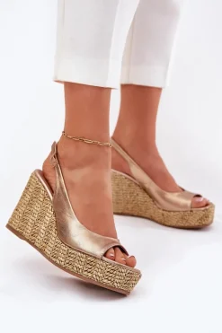 Skórzane Sandały Damskie Na Koturnie Z Plecionką Laura Messi 2789 Złote