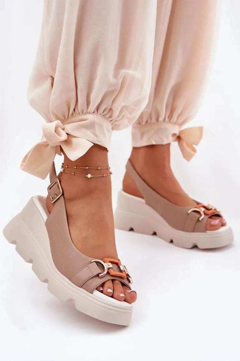 Skórzane Sandały Damskie Na Koturnie I Platformie Z Ozdobą Artiker 56C2208 Ciemnobeżowe