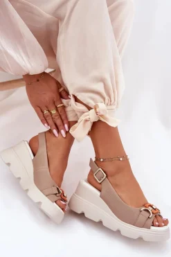 Skórzane Sandały Damskie Na Koturnie I Platformie Z Ozdobą Artiker 56C2208 Ciemnobeżowe