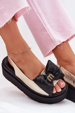 Skórzane Sandały Damskie Na Platformie Z Kokardą CheBello 4641 Złoto-Czarne