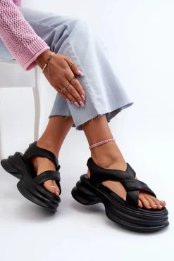 Skórzane Sandały Damskie Na Masywnej Podeszwie Czarne GOE NN2N4106