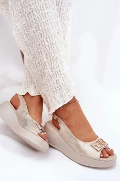 Skórzane Sandały Damskie Na Koturnie Z Ozdobnym Detalem S.Barski LR51-593 Złote