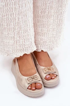 Skórzane Sandały Damskie Na Koturnie Z Ozdobnym Detalem S.Barski LR51-593 Złote