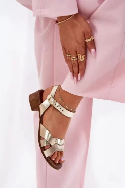 Skórzane Sandały Na Delikatnym Obcasie Zazoo 40372 Złote