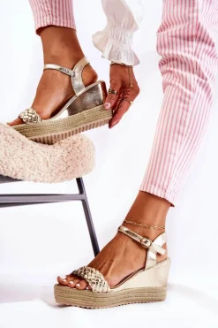 Skórzane Sandały Na Koturnie Złote Gabriela