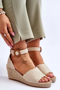 Skórzane Sandały Na Koturnie Comfort Shoe Beżowe Verola