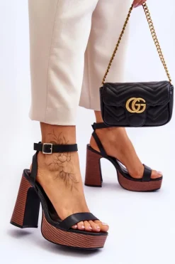 Skórzane Sandały Na Masywnej Platformie Czarne Marina