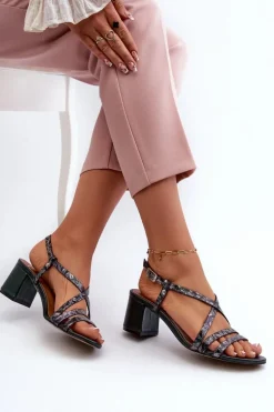 Skórzane Sandały Na Niskim Słupku Maciejka 06653-09 Ciemnozielone