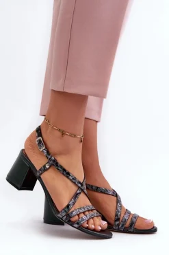 Skórzane Sandały Na Niskim Słupku Maciejka 06653-09 Ciemnozielone