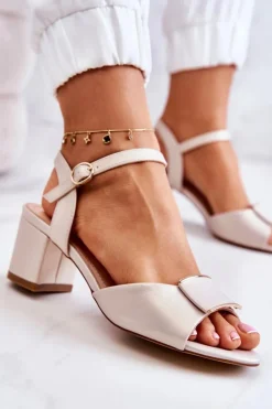 Skórzane Sandały Na Obcasie Beżowe Lorisa