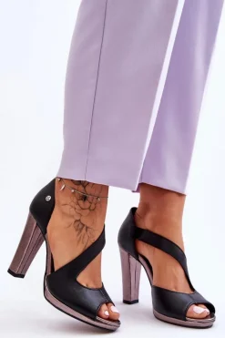 Skórzane Sandały Na Obcasie Wsuwane Maciejka 06083-01 Czarne