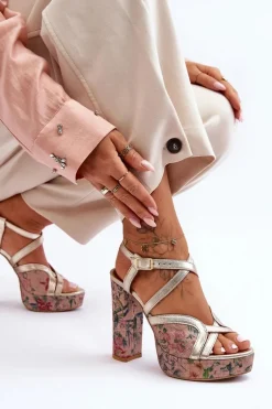 Skórzane Sandały Na Obcasie Maciejka 06084-25 Złote