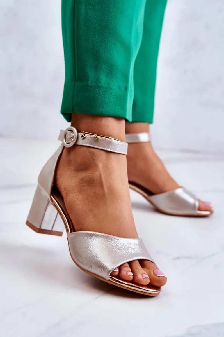 Skórzane Sandały Na Obcasie Vinceza 20100 Złote